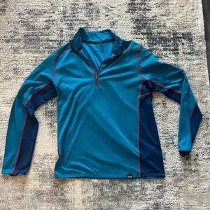 Men’s medium Patagonia Capilene Midweight Base Layer. Great condition!